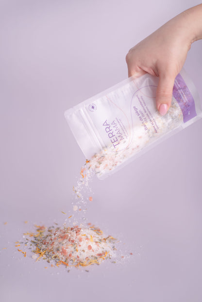TerraMama sitz bath salt for postpartum healing and comfort. 
sel de bain de siège TerraMama pour favoriser la récupération postnatale